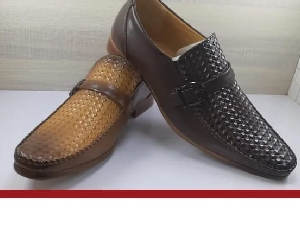 Shoes - Buy Shoes for Men, Women & Kids online in pakistan..