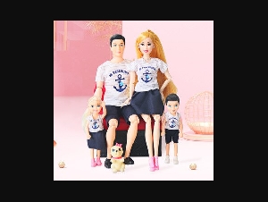 - Doll Set Family 4 People Baby Toy Suit 1 Mom Dad Son Daughter Pet Dog FashionKid Toys For Children With Accessories